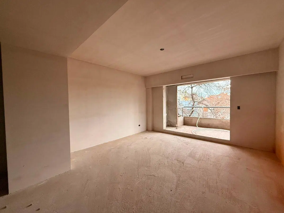 Excelente Departamento de 4 ambientes a la Venta en Coghlan 4