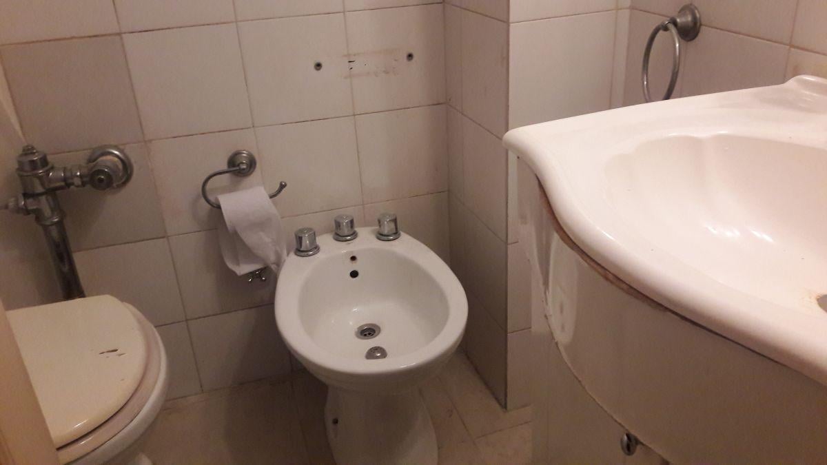 Foto de Monoambiente en Barrio Norte con baño completo y cocina separada, imagen 4