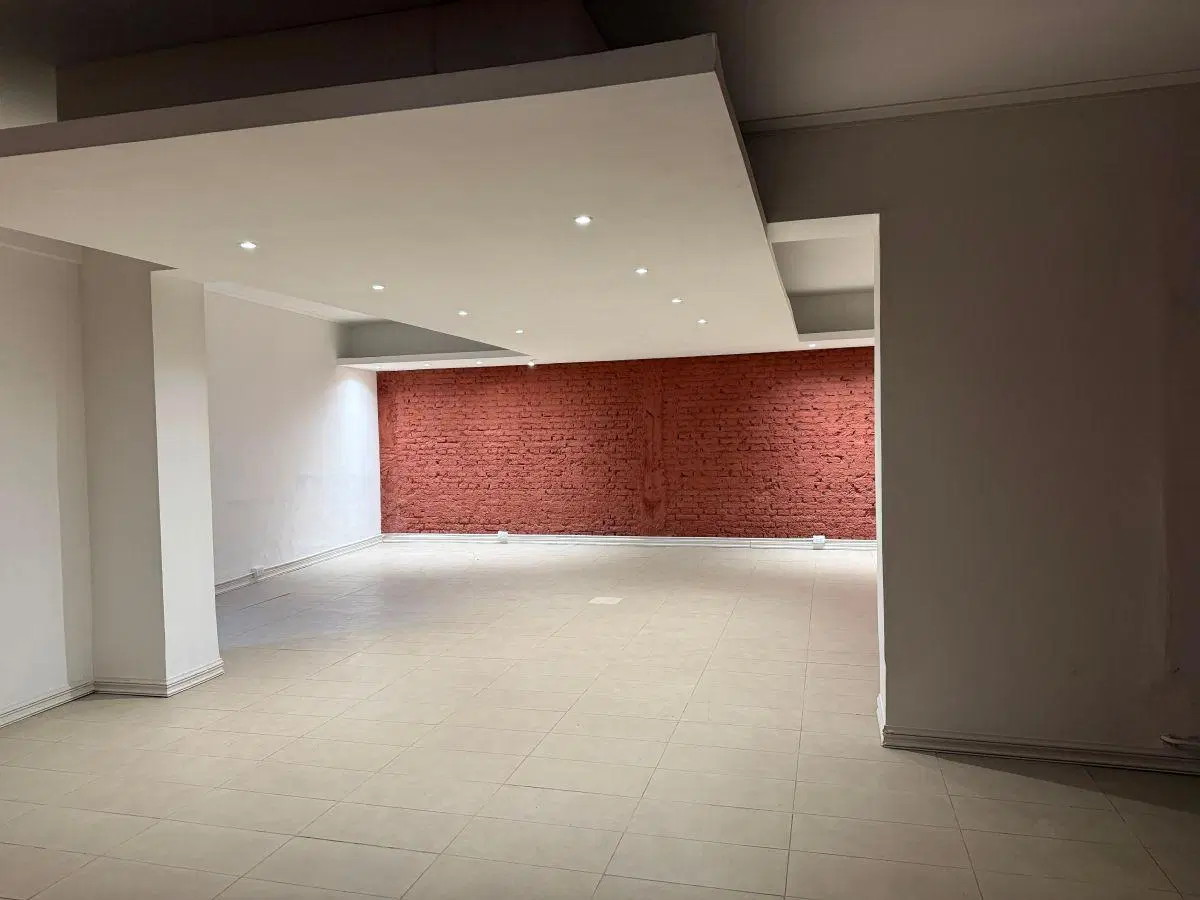 MARCEROU PROPIEDADES ALQUILA HERMOSO LOCAL COMERCIAL UBICADO SOBRE CALLE ESPEJO 3