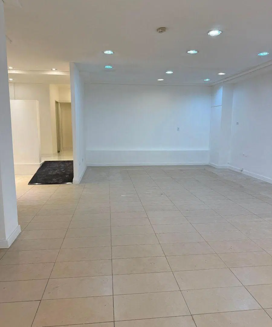 MARCEROU PROPIEDADES ALQUILA HERMOSO LOCAL COMERCIAL UBICADO SOBRE CALLE ESPEJO 2