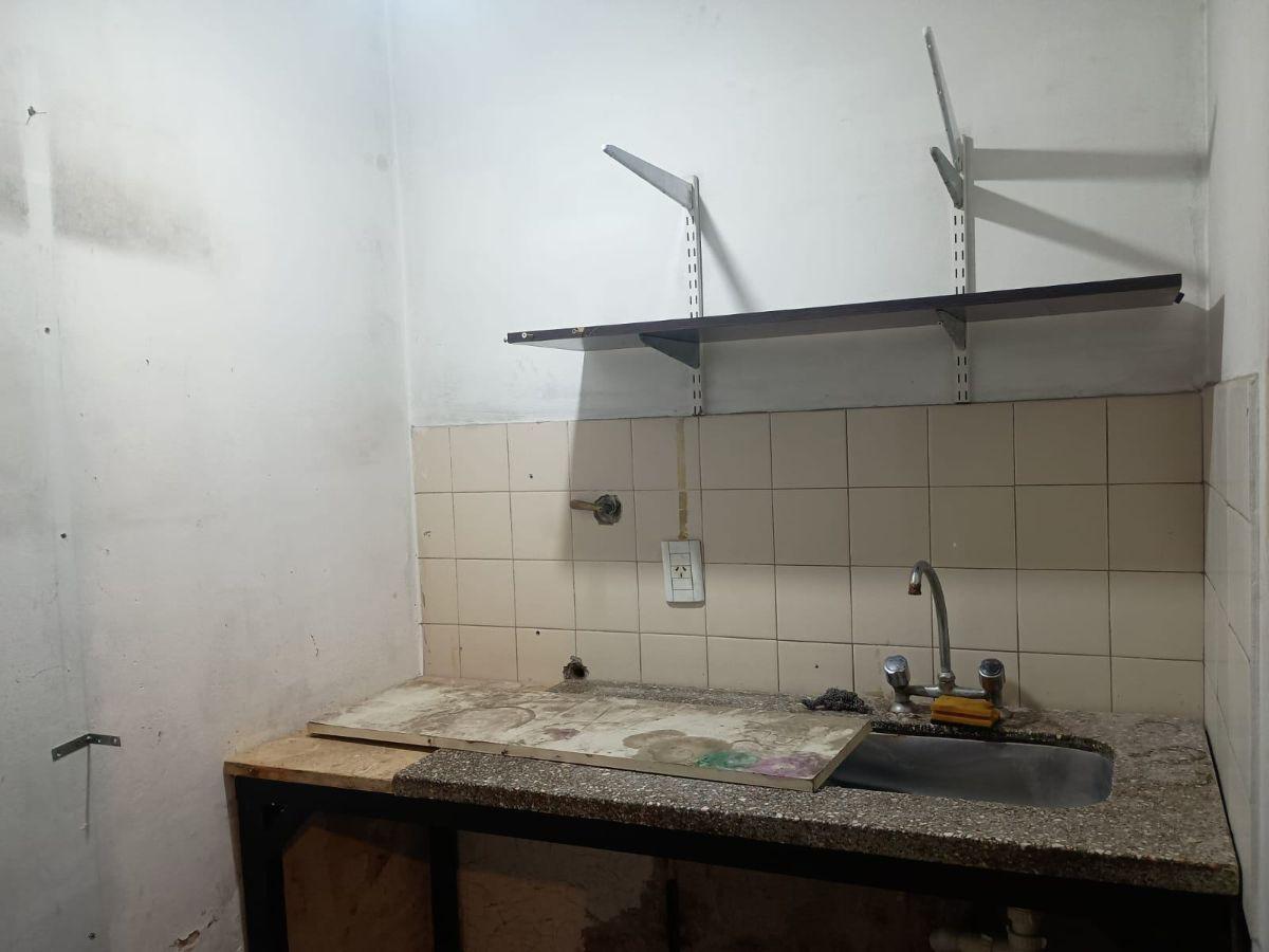 Foto de MARCEROU PROPIEDADES VENDE amplio local comercial ubicado en la calle Patricias Mendocinas., imagen 2