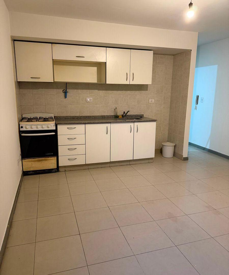 Foto de MARCEROU PROPIEDADES ALQUILA DEPARTAMENTO DE UN DORMITORIO EN PLENO CENTRO, imagen 2