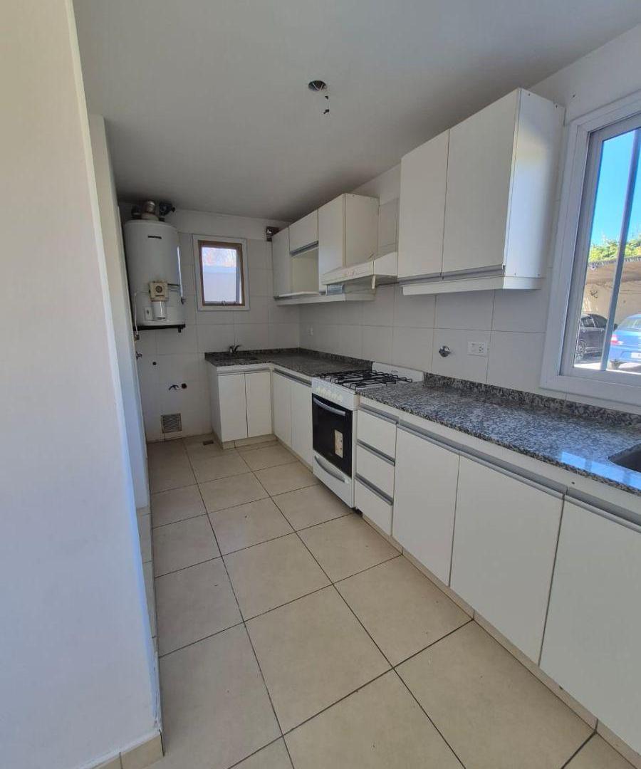 Foto de MARCEROU PROPIEDADES ALQUILA HERMOSO DEPARTAMENTO EN GODOY CRUZ, imagen 5
