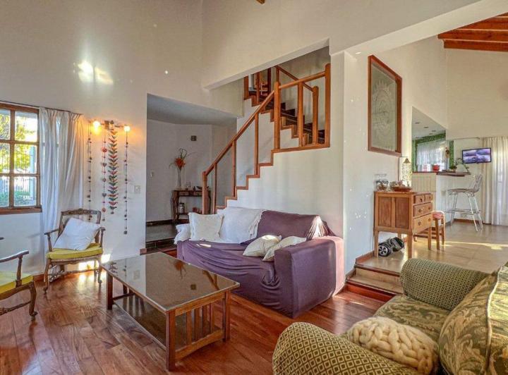 Venta Casa 5 ambientes San Carlos con parque 4