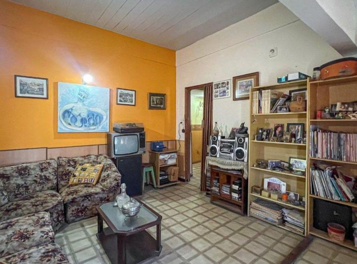 Venta casa 4 amb + depto 2 amb a reciclar 2