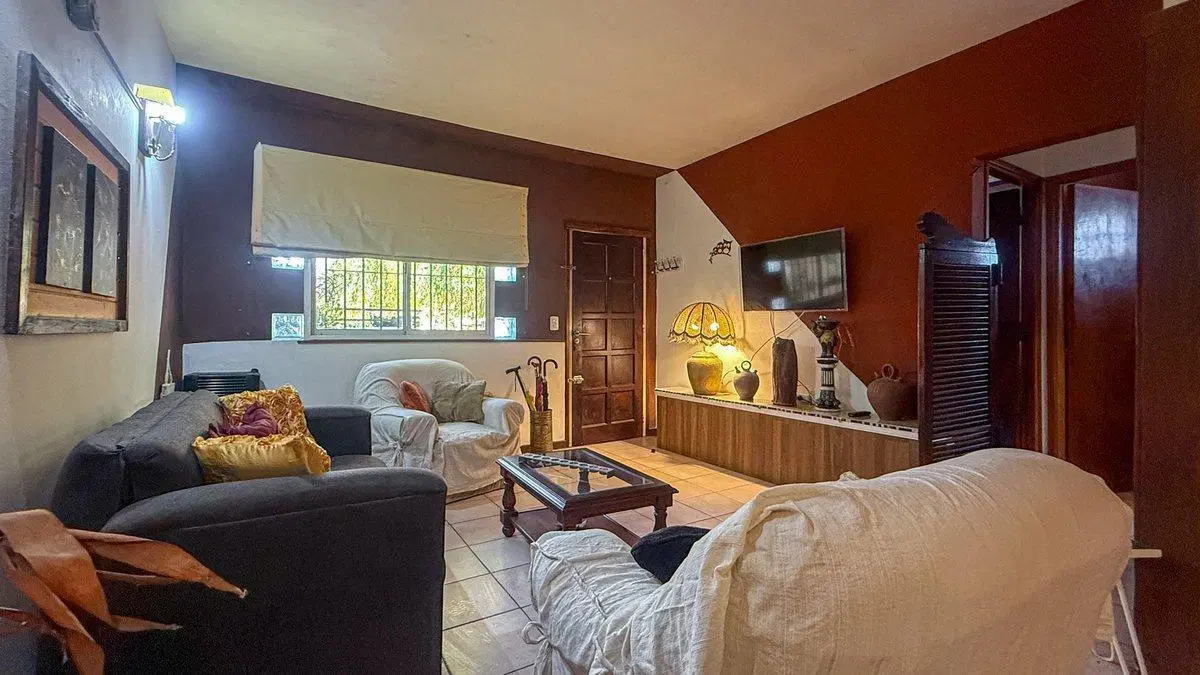 Venta casa 3 amb + departamento 2 amb Santa Clara 4