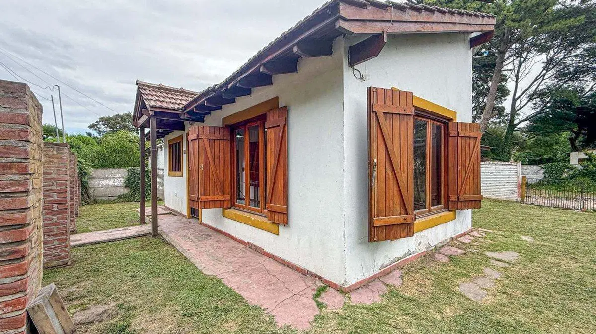 VENTA DOS CASAS EN BLOCK ATLANTIDA TERRENO 400M2 5