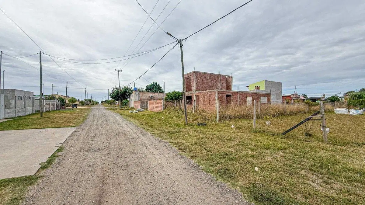 VENTA CASA 4 AMBIENTES SANTA ELENA A TERMINAR 2