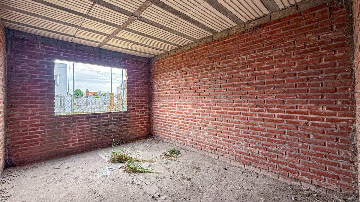 VENTA CASA 4 AMBIENTES SANTA ELENA A TERMINAR