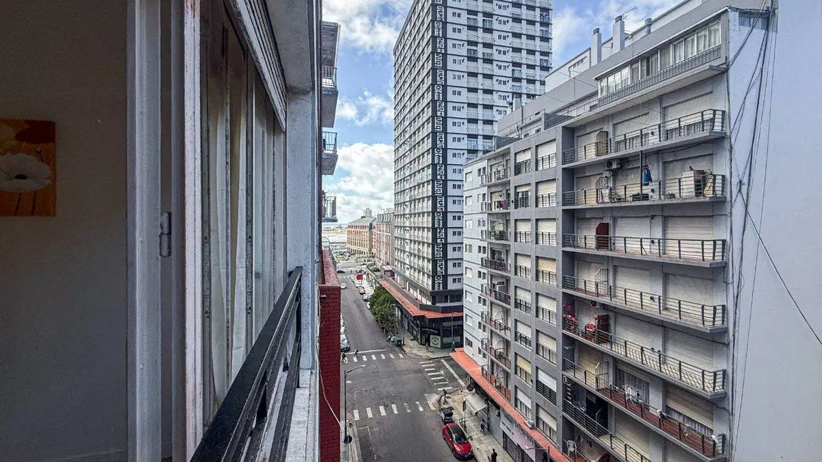 VENTA MONOAMBIENTE FRENTE DIVISIBLE METROS DEL MAR 4