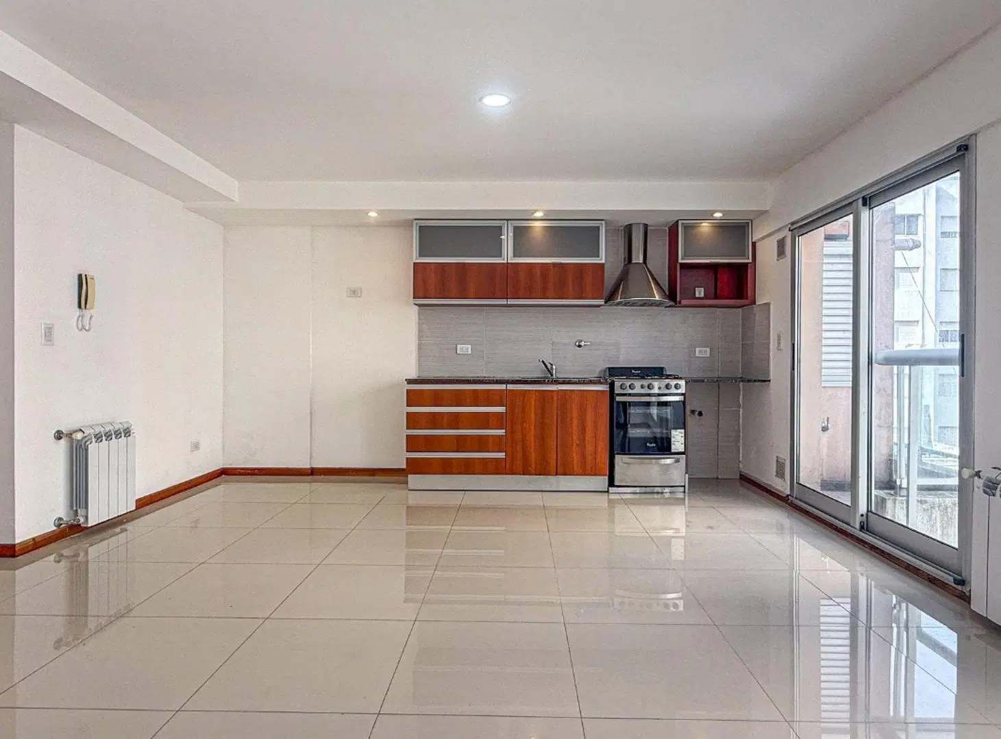 Venta Monoambiente 40m2 luminoso  – Plaza Colon 3