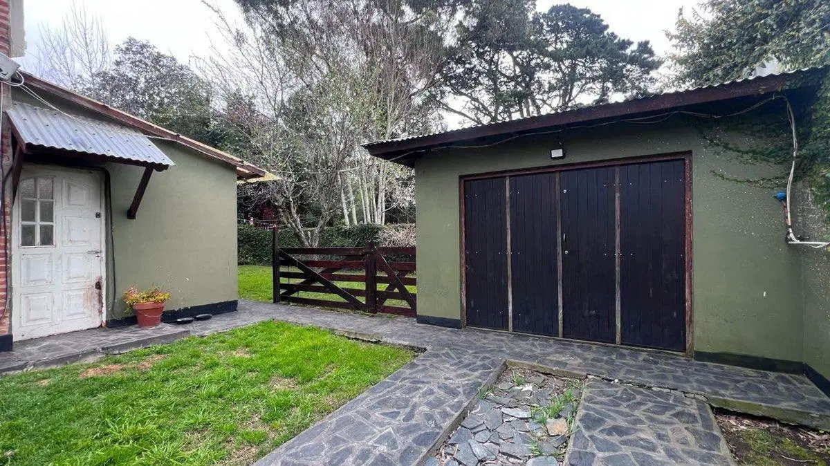 Venta casa 3 ambientes Acantilados con Parque 5