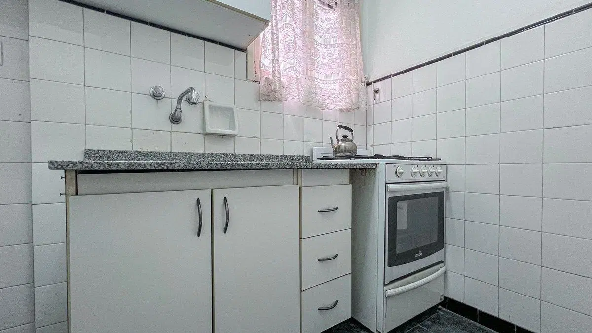 DEPARTAMENTO  EN VENTA DE 2 AMBIENTES CENTRO 3