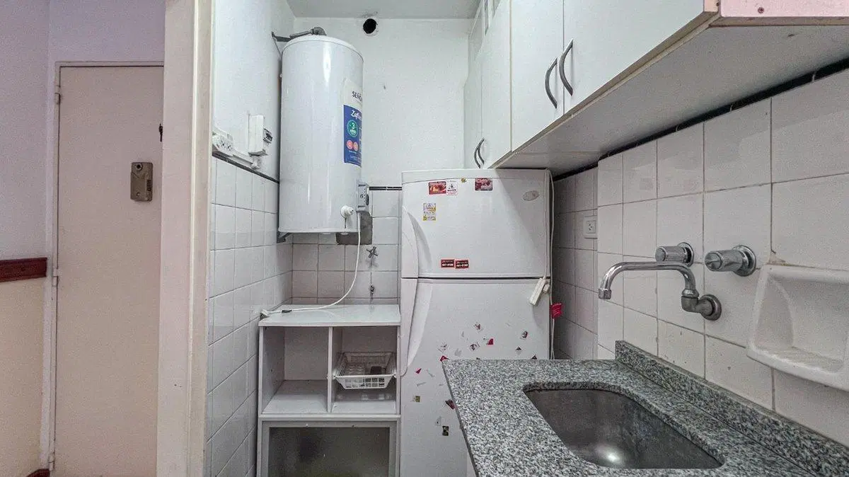 DEPARTAMENTO  EN VENTA DE 2 AMBIENTES CENTRO 4