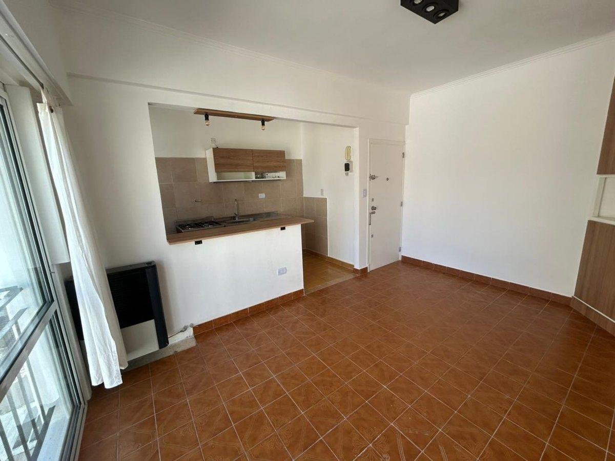 VENTA DPTO 2 AMB PLAZA MITRE CONTRAFRENTE ABIERTO