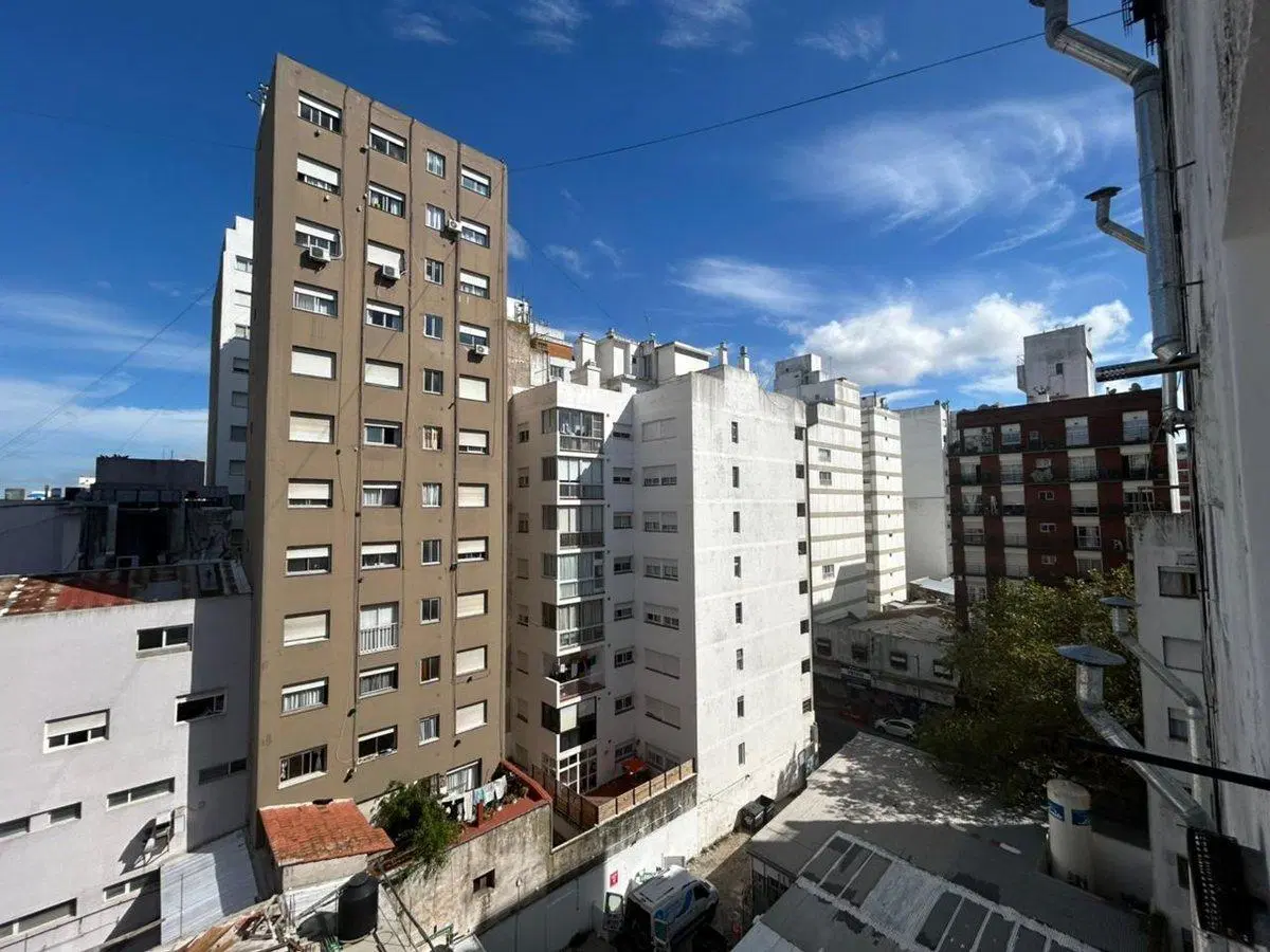 VENTA DPTO 2 AMB PLAZA MITRE CONTRAFRENTE ABIERTO 3