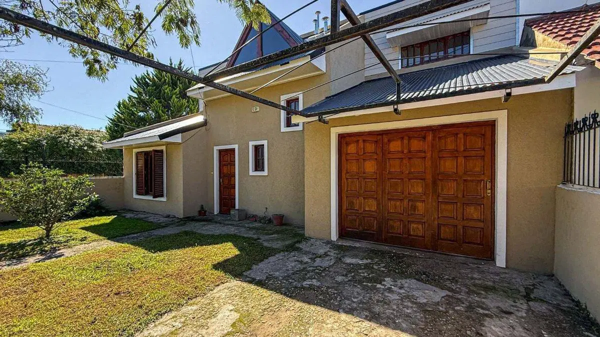 VENTA CASA 4 AMBIENTES CON PARQUE APTA CREDITO 3