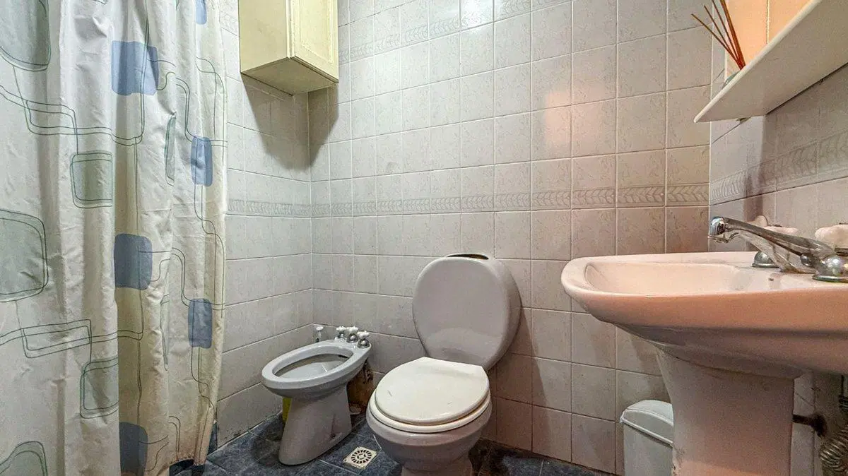 VENTA CASA 4 AMBIENTES CON PARQUE APTA CREDITO 5