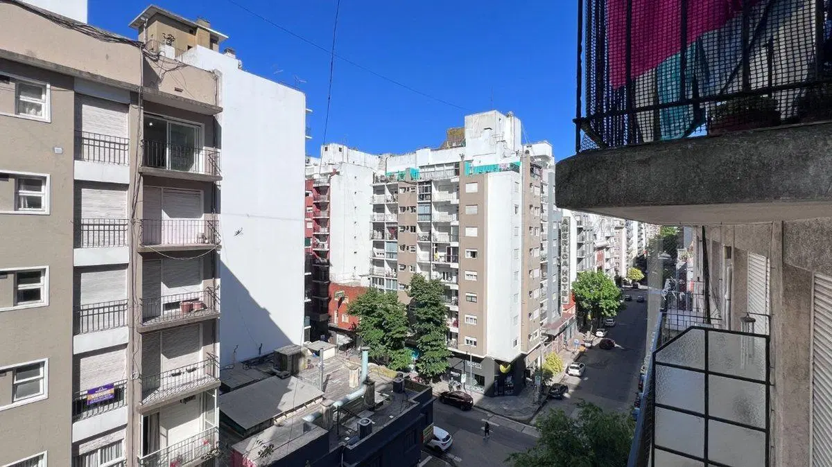 MONOAMBIENTE VENTA CENTRO AL FRENTE LUMINOSO 3
