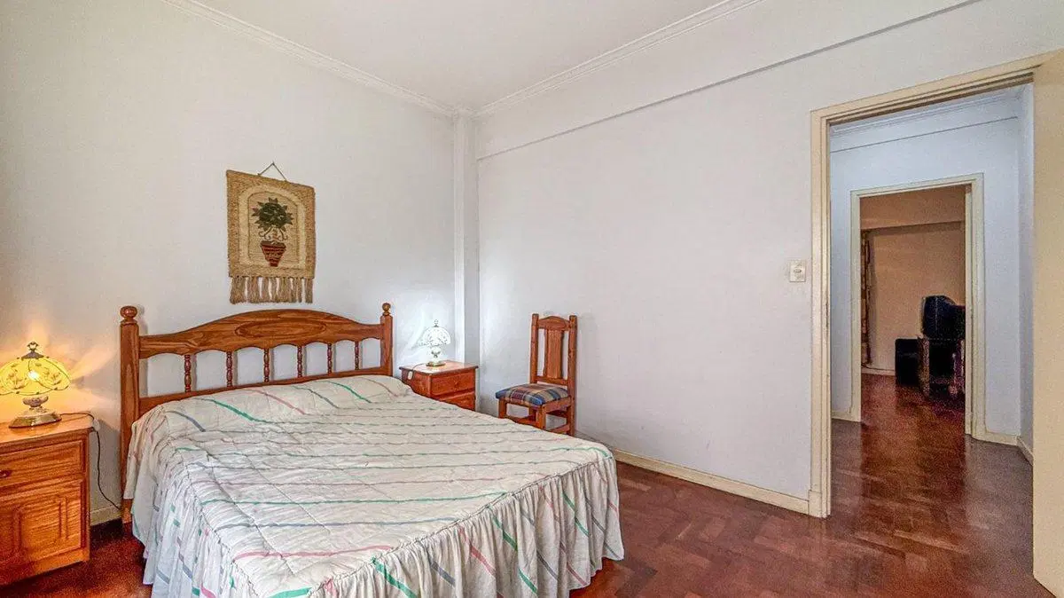 VENTA DEPTO 3 AMB FRENTE CON BALCÓN Y DEPENDENCIA 2