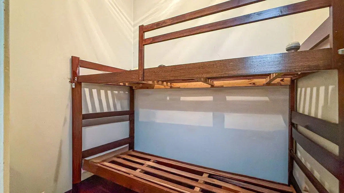VENTA DEPTO 3 AMB FRENTE CON BALCÓN Y DEPENDENCIA 5