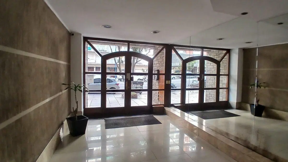 Venta depto. 2 ambientes Zona Güemes cerca del mar 3