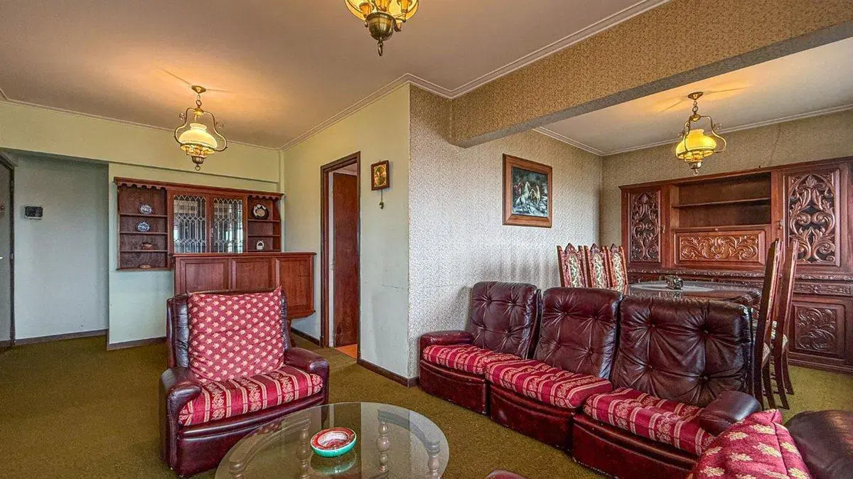 VENTA DEPARTAMENTO 4 AMBIENTES 2 COCHERAS LA PERLA 2