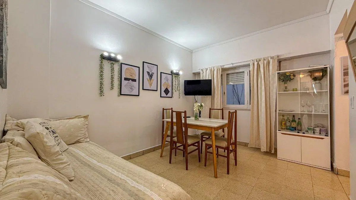 Venta Departamento 2 ambientes P Colón a la calle 5