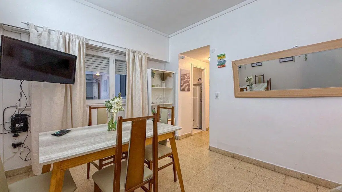 Venta Departamento 2 ambientes P Colón a la calle 3
