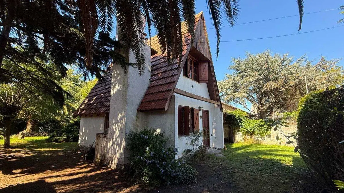 VENTA CASA 3 AMBIENTES ALPINA CON PARQUE 5