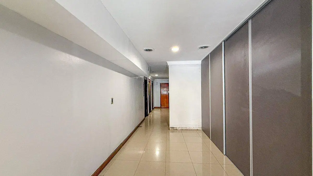 VENTA DEPTO 4 AMBIENTES LA PERLA COCHERA Y  PATIOS 4