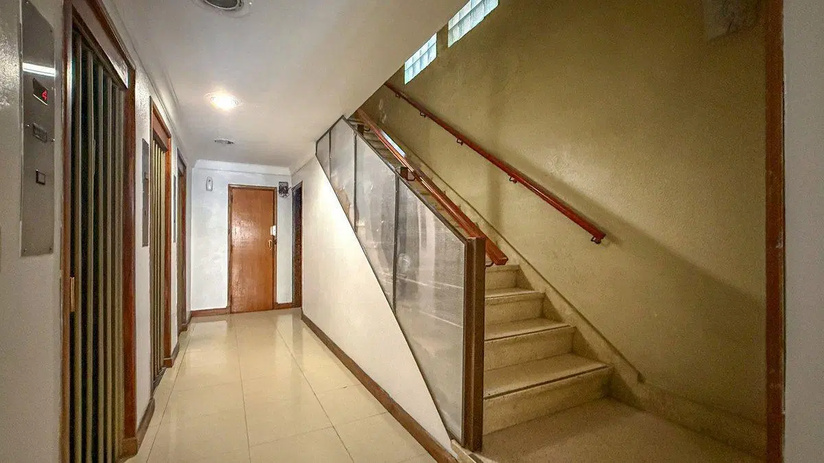 VENTA DEPTO 4 AMBIENTES LA PERLA COCHERA Y  PATIOS 3