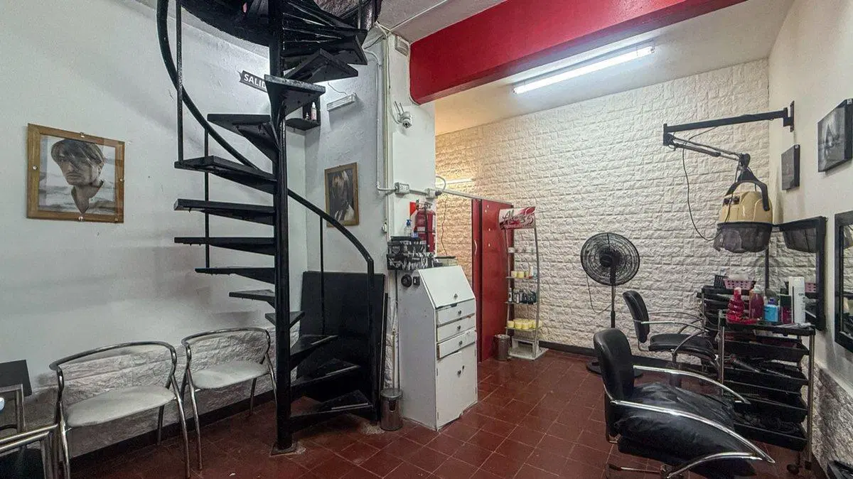 VENTA LOCAL CON SOTANO GALERIA EVES PEATONAL. 2