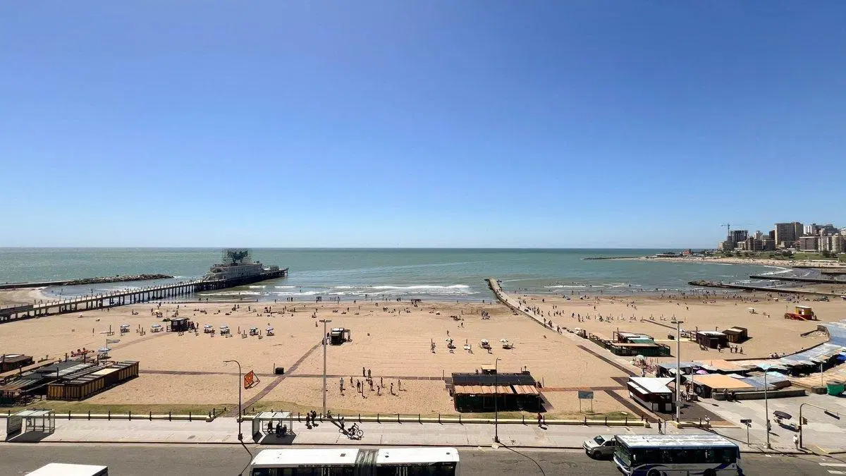Departamento  4 Amb en venta La Perla vista mar 3