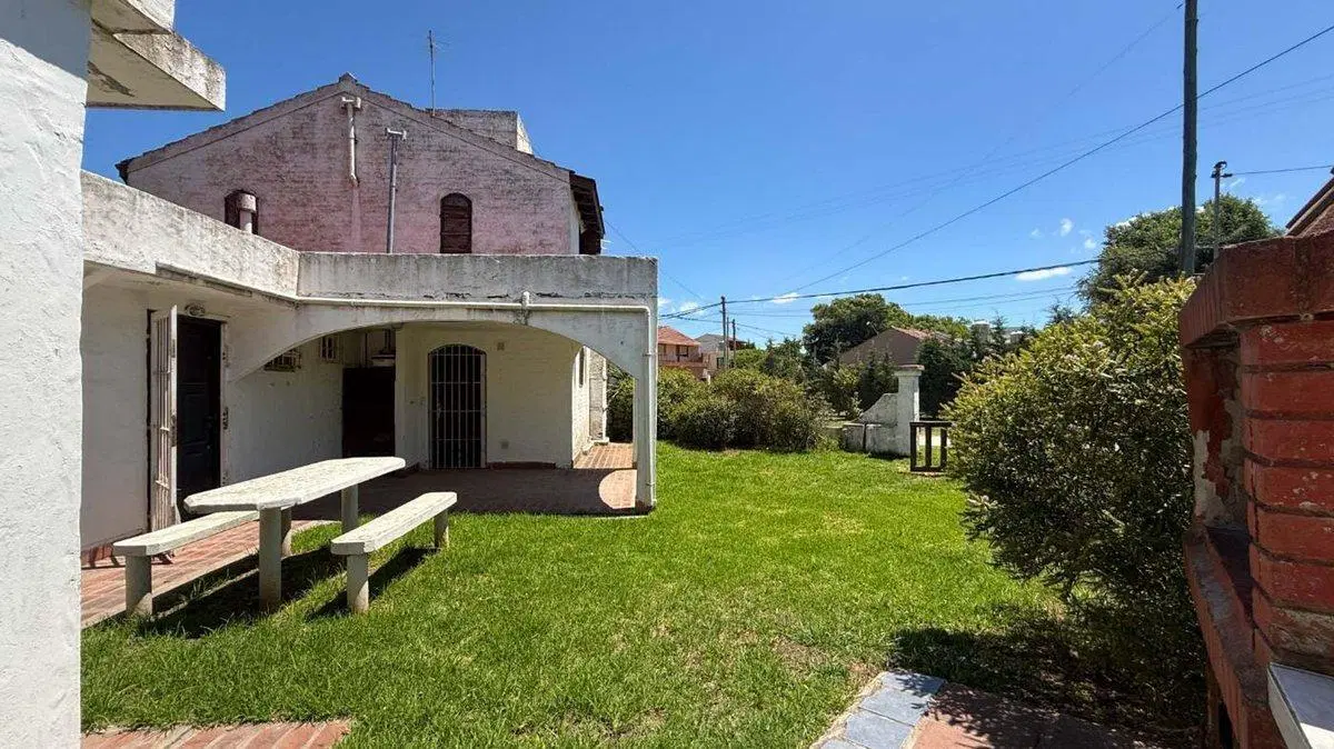 Venta Casa 3 ambientes y ph 2 amb. en block 3