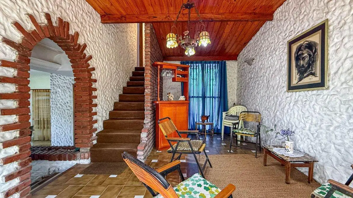 CASA 3 AMBIENTES CON PARQUE EN VENTA LOS PINARES 4