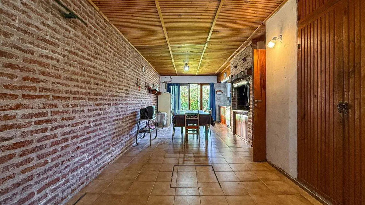 CASA 3 AMBIENTES CON PARQUE EN VENTA LOS PINARES 5