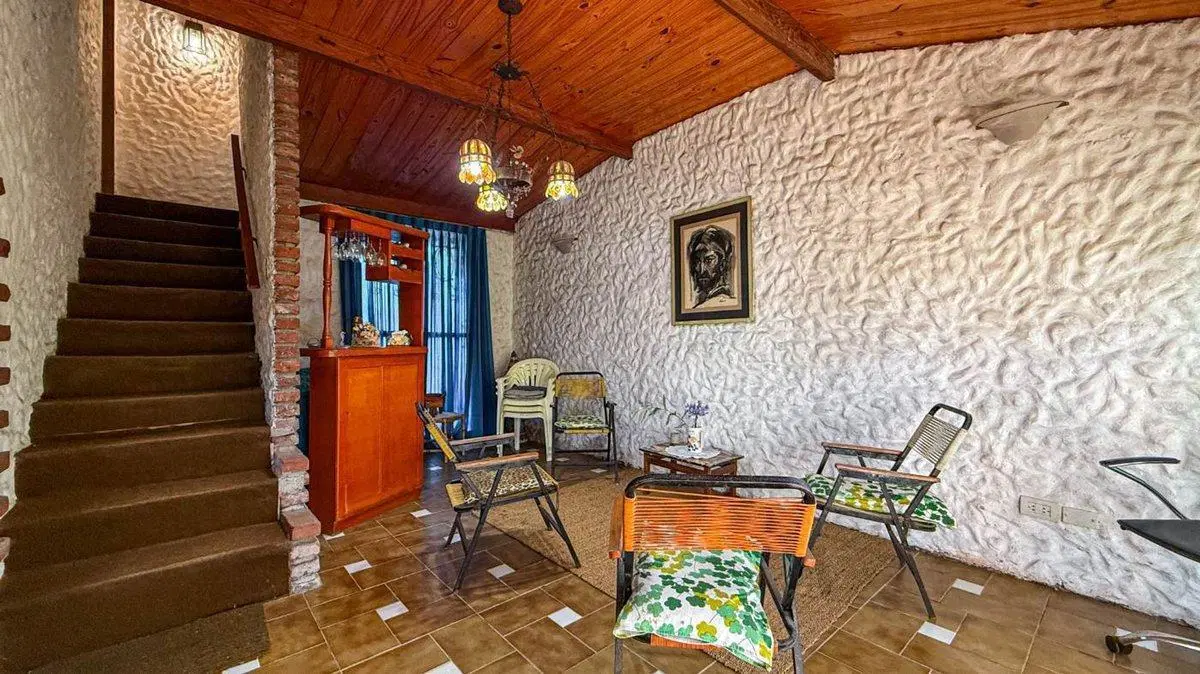 CASA 3 AMBIENTES CON PARQUE EN VENTA LOS PINARES 3