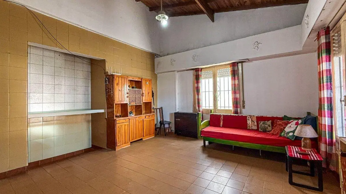 VENTA Casa 2 Amb con garage + Departamento 3 Amb 2