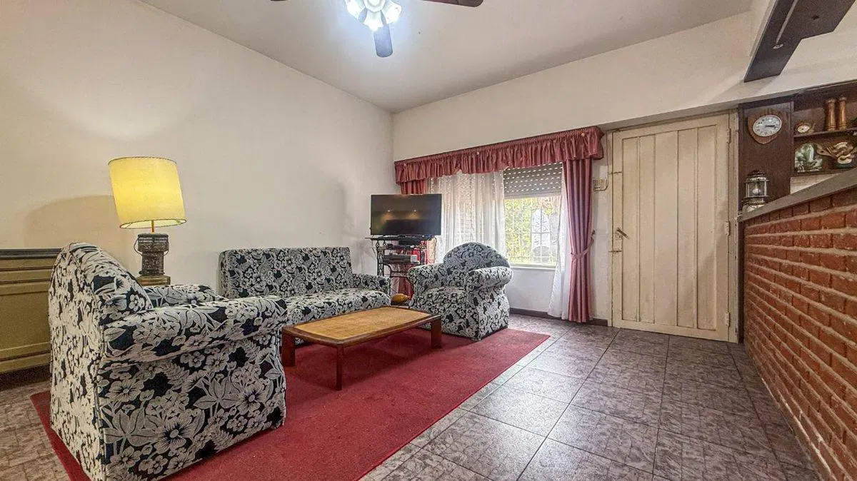 VENTA CASA 5 AMBIENTES PARQUE Y QUINCHO EN CAMET 4