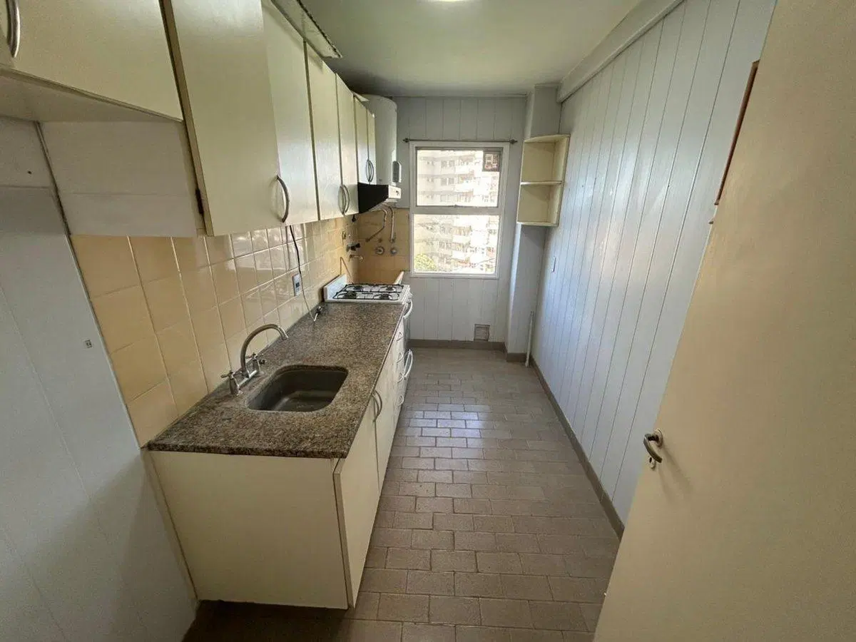 VENTA DPTO 2 AMBIENTES FRENTE SARMIENTO COCHERA 4