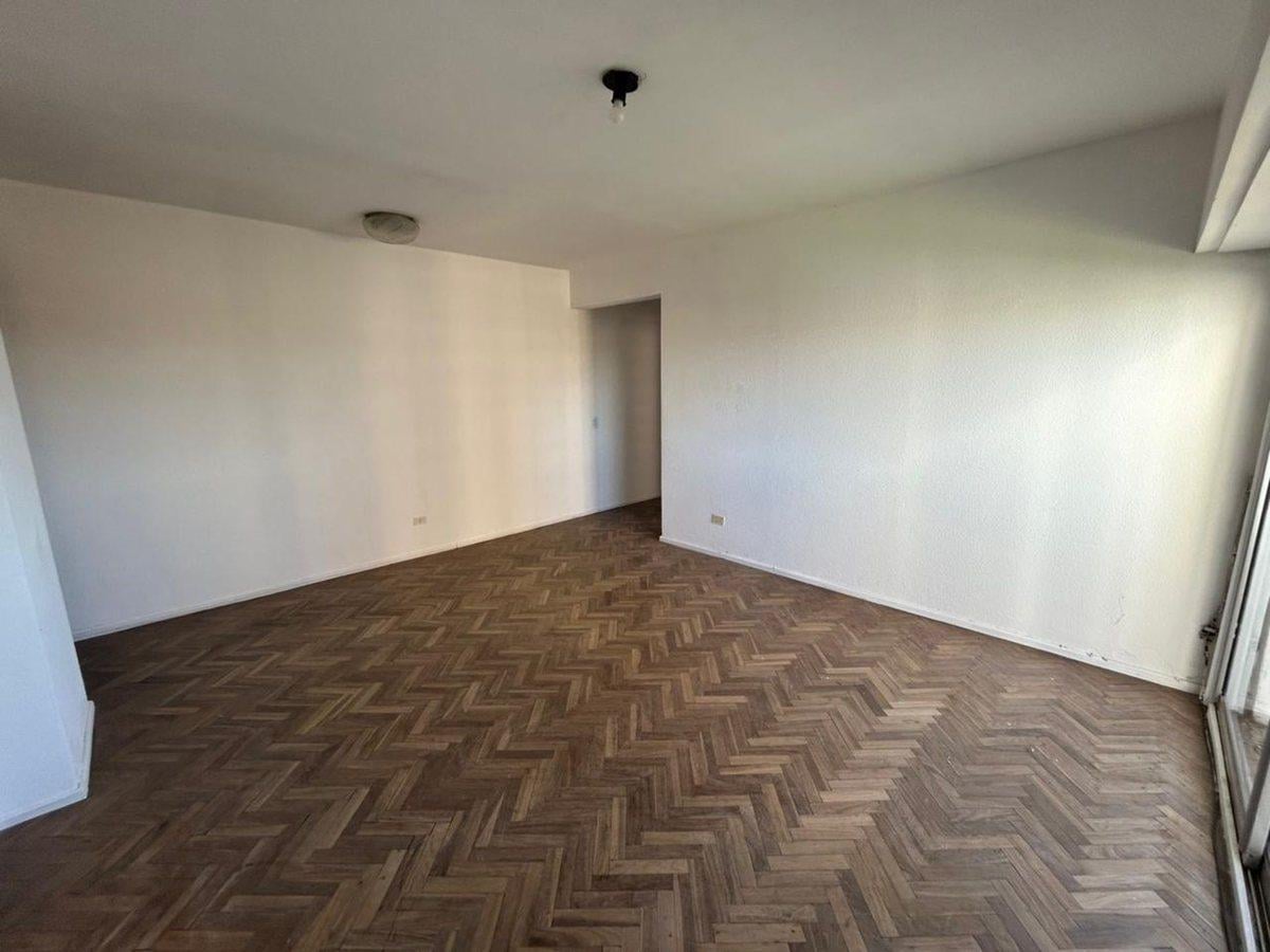 VENTA DPTO 2 AMBIENTES FRENTE SARMIENTO COCHERA