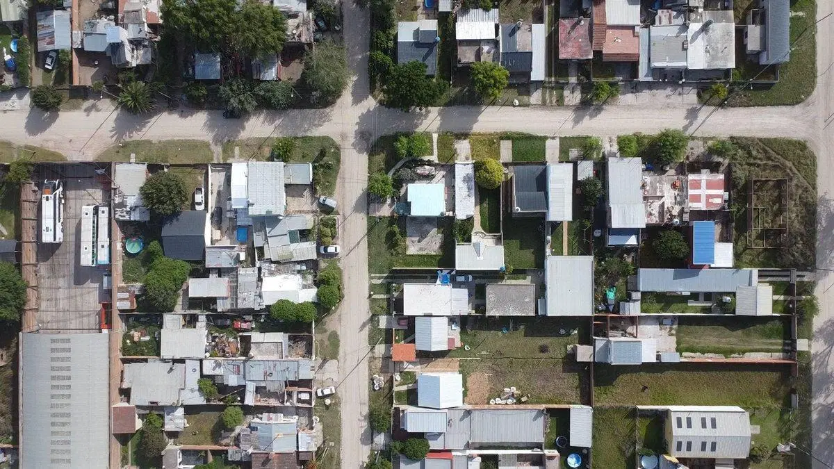 Venta Lote Aeroparque 151 m2  todos los servicios 3