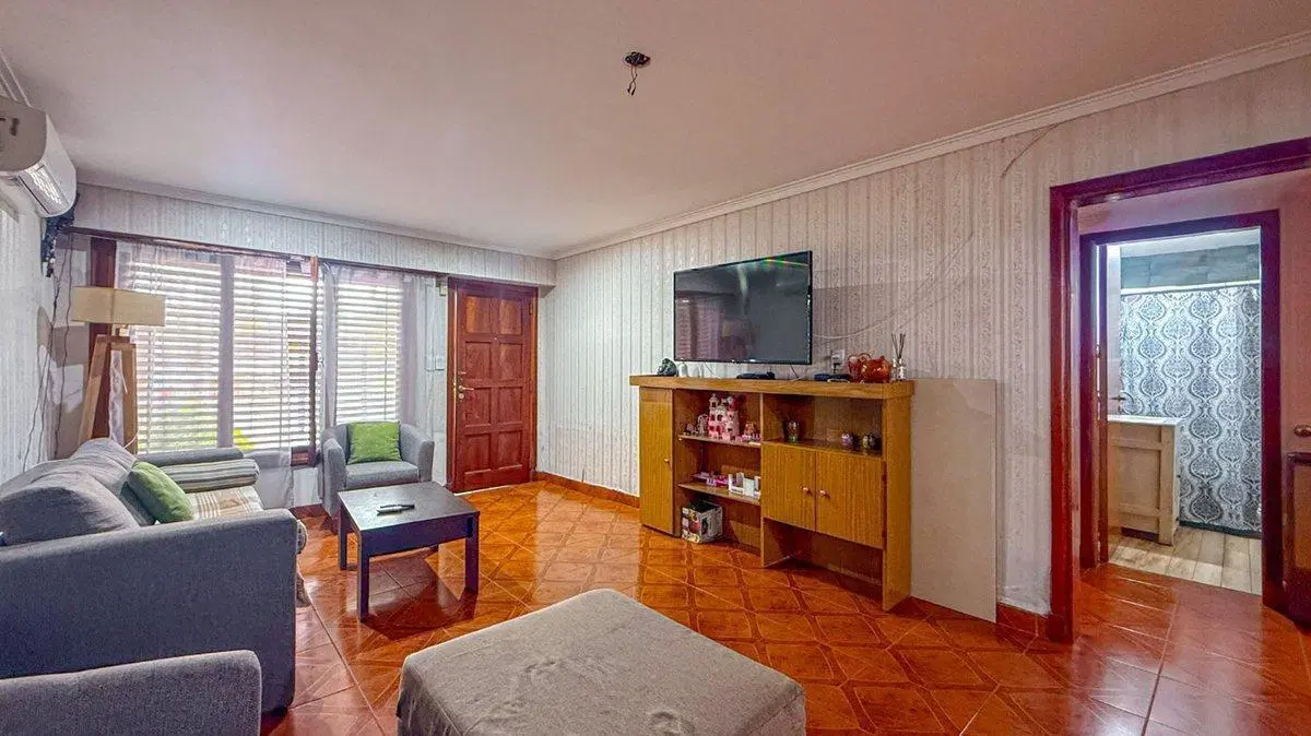 venta casa 3 ambientes jardin + dto 2 amb. permuta 4