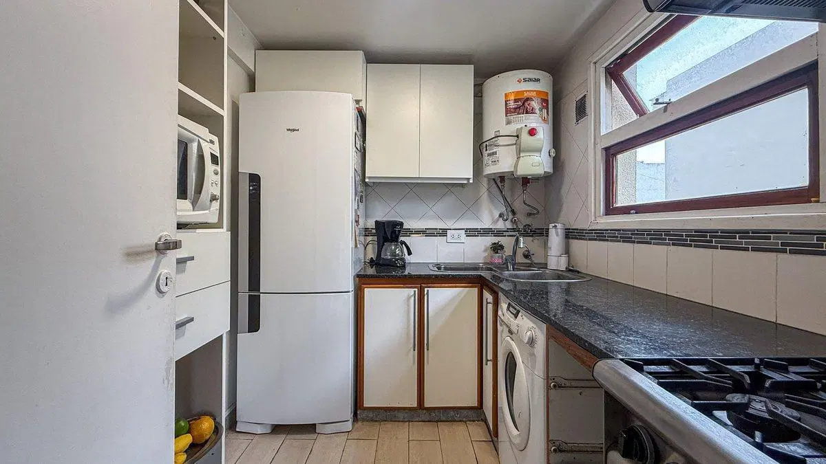 Venta Departamento 3 ambientes al frente balcón 4