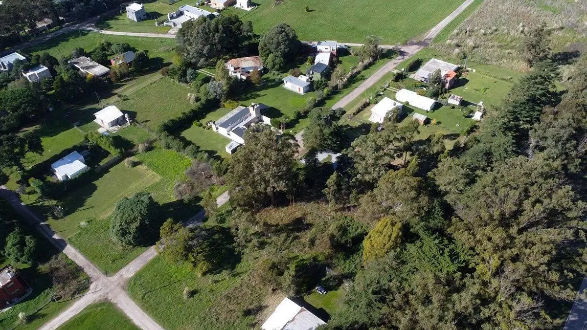 Venta lote en Acantilados  muy buena ubicacion 2