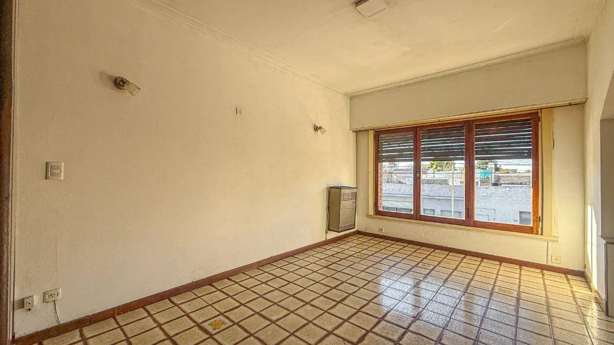 VENTA CASA EN BLOCK 2 AMB + 4 AMB DON BOSCO 4