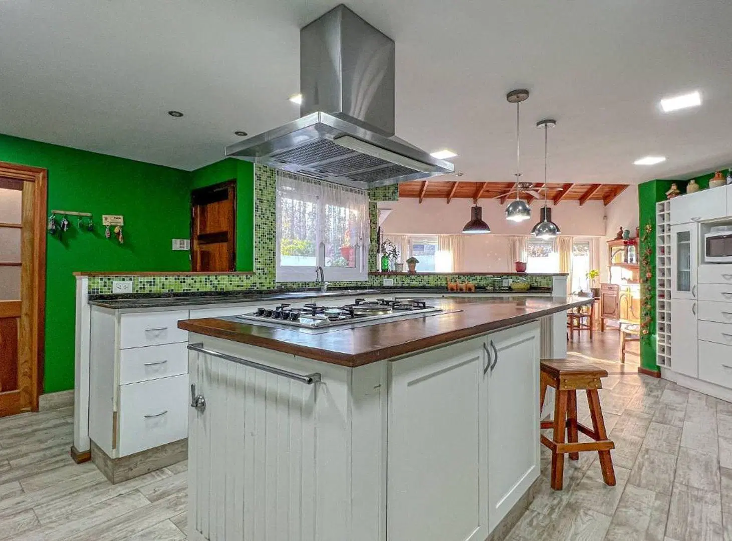 Venta Casa 5 amb jardin y garage doble San Carlos 4