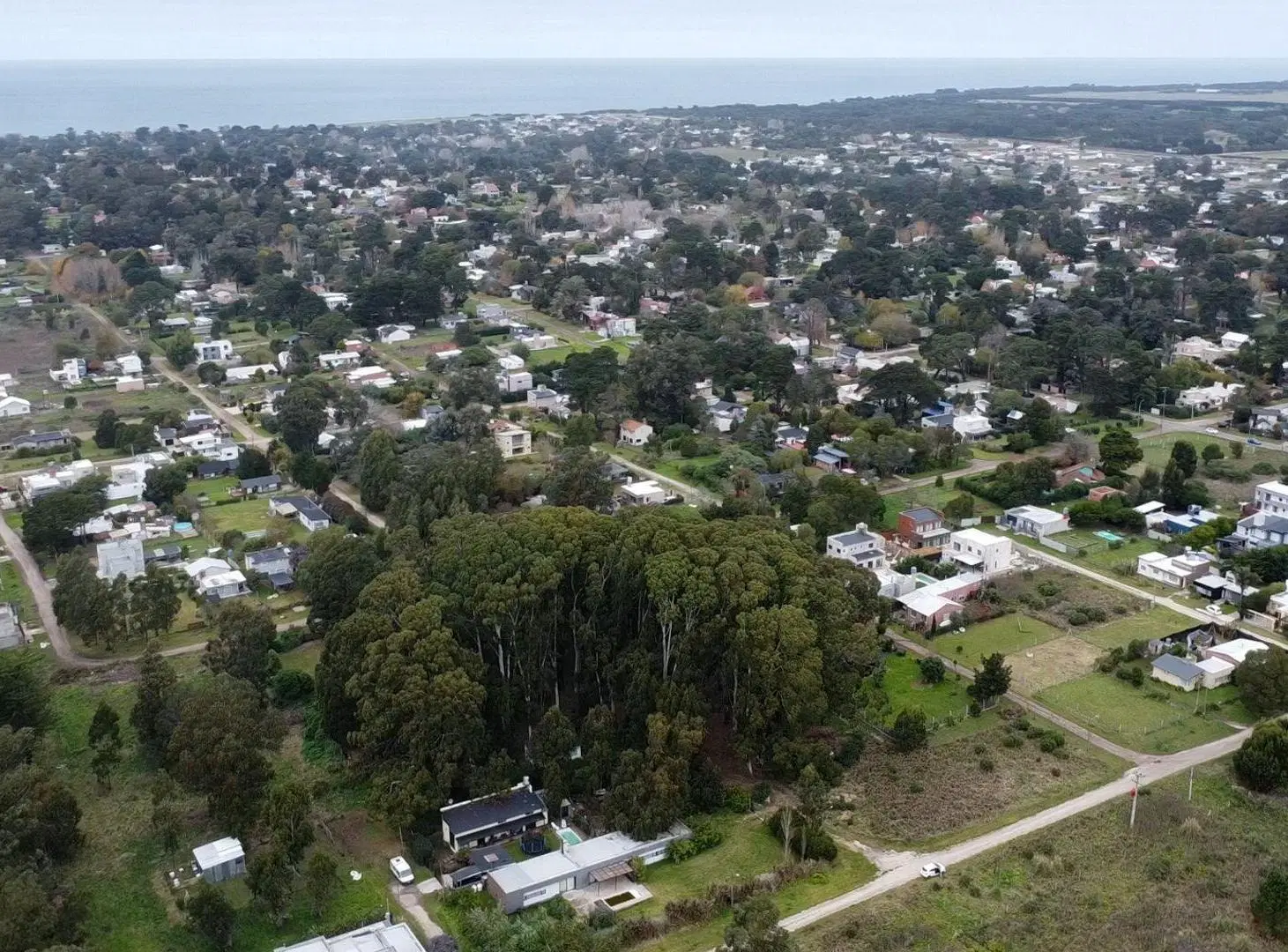 VENTA DE LOTE 375M² BARRIO ACANTILADOS 8