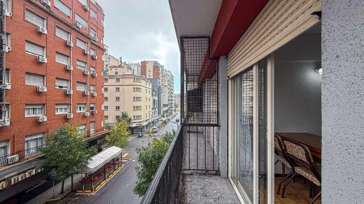 MONOAMBIENTE CON BALCON AL FRENTE 3
